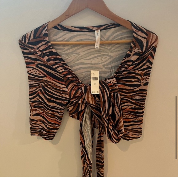 NWT animal print wrap top anthro - Picture 2 of 9